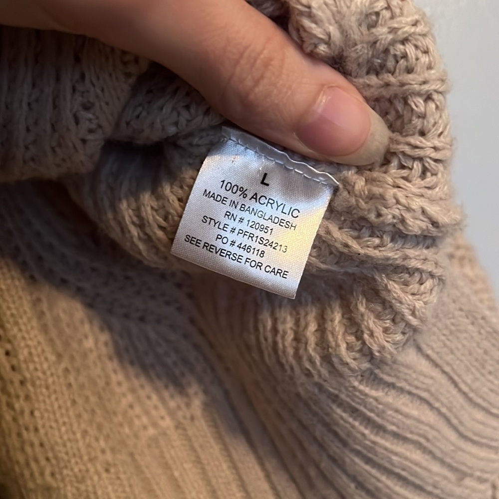 Sweater - Picture 4 of 4